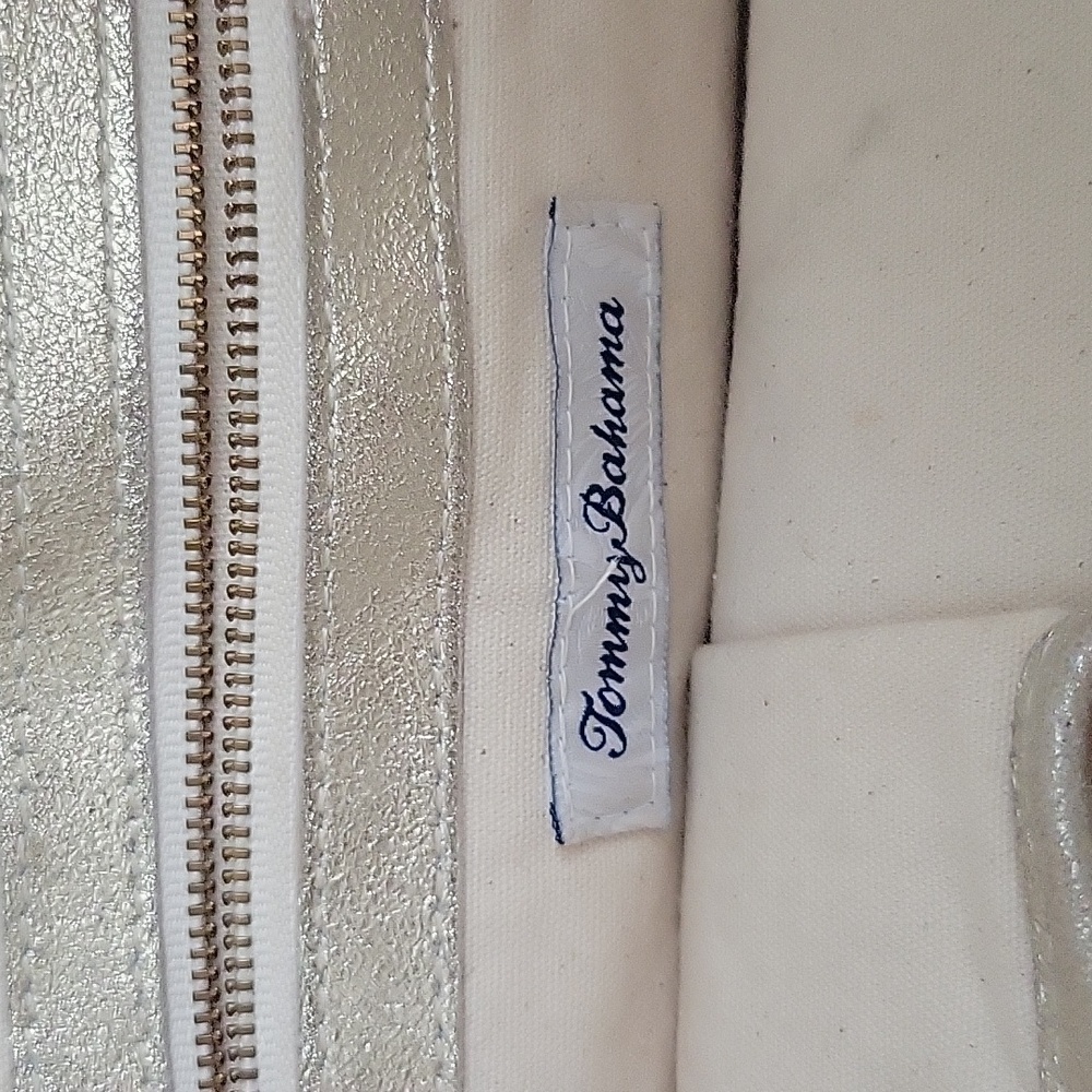 Tommy Bahama Purse - Picture 4 of 7